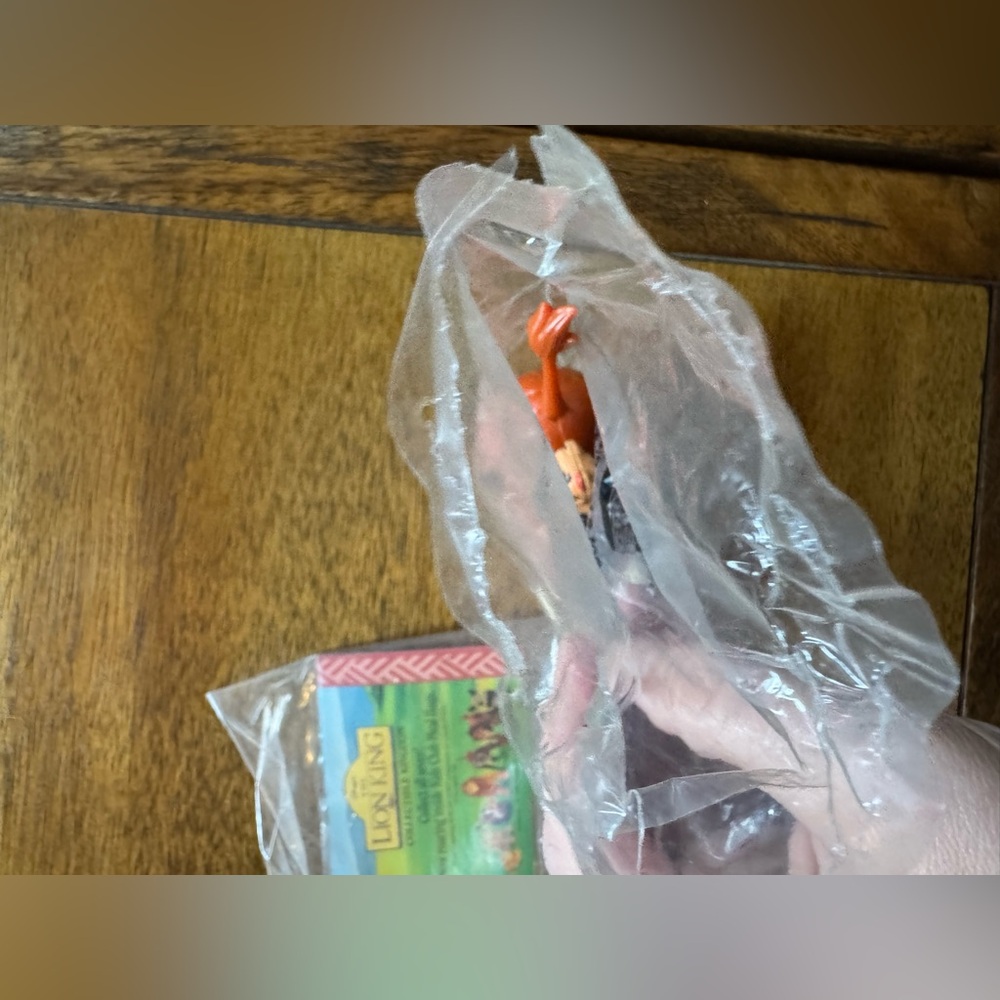 1994 Burger King Lion King Toys Lot of 2 — Hyena Sealed, Pumbaa Bag Open - Picture 4 of 6